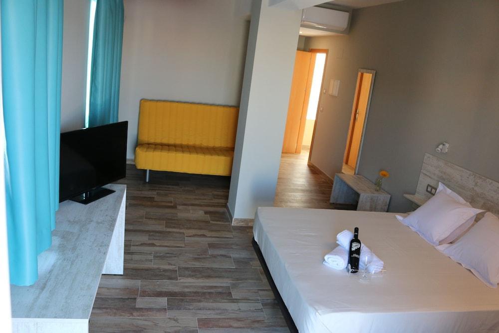 Te Mana Hotel Torreblanca Bagian luar foto