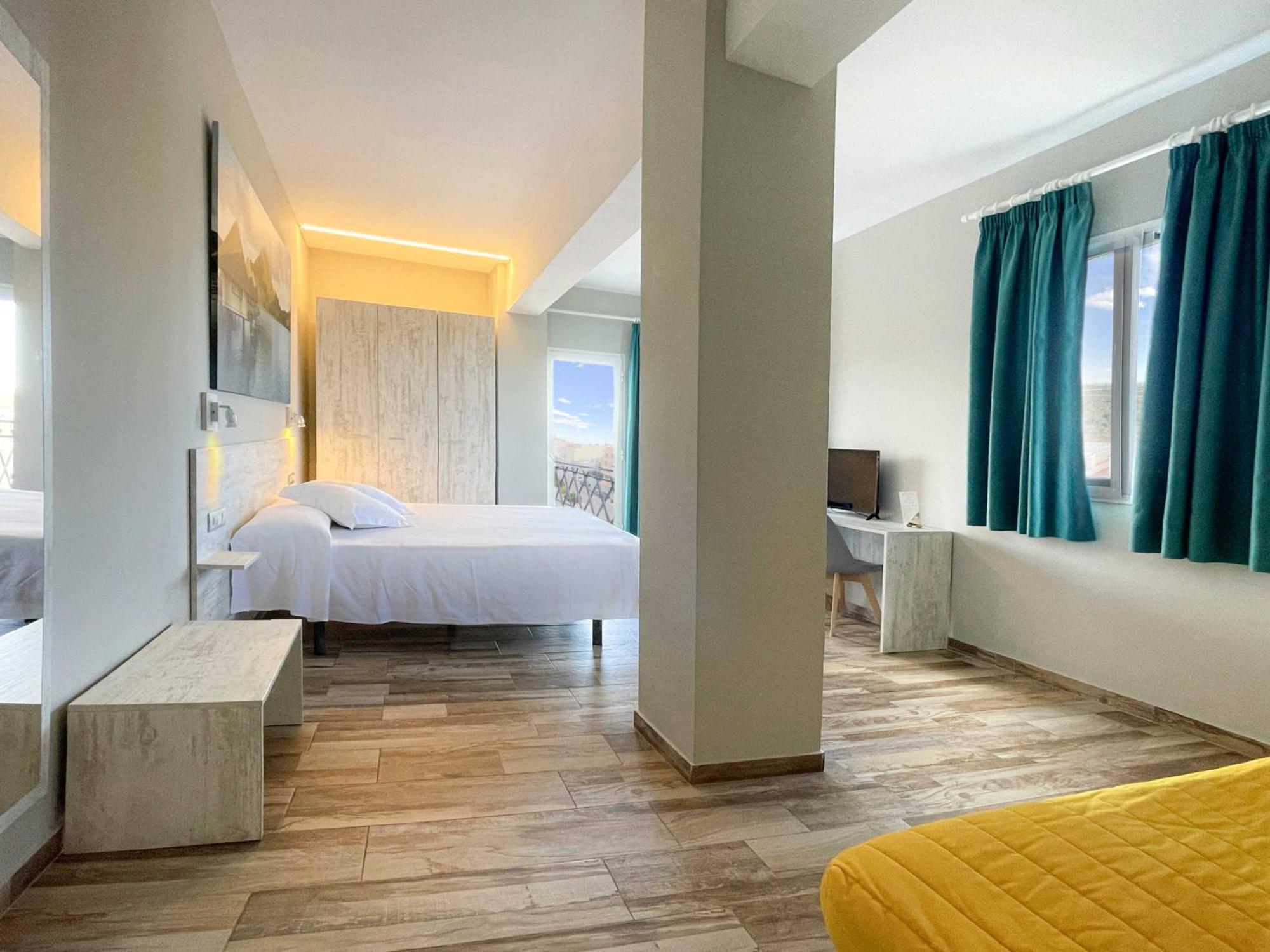 Te Mana Hotel Torreblanca Bagian luar foto