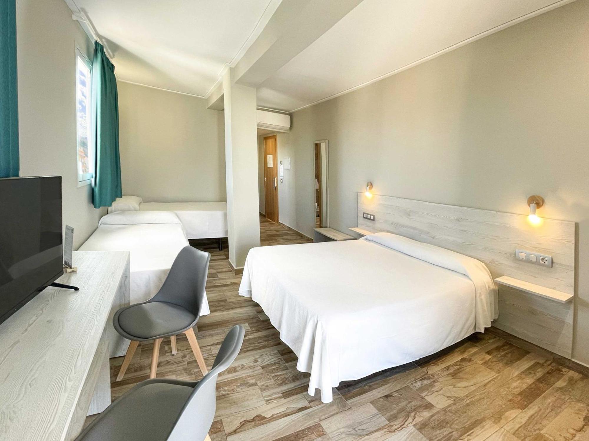 Te Mana Hotel Torreblanca Bagian luar foto