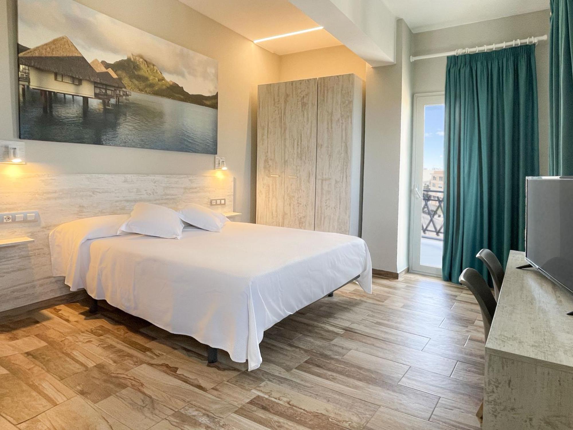 Te Mana Hotel Torreblanca Bagian luar foto